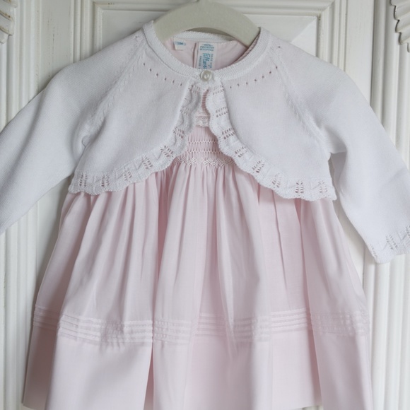 Girl White CARDIGAN Shrug 100% Cotton Pointelle Scalloped Hem Boutique NWT - Picture 2 of 6